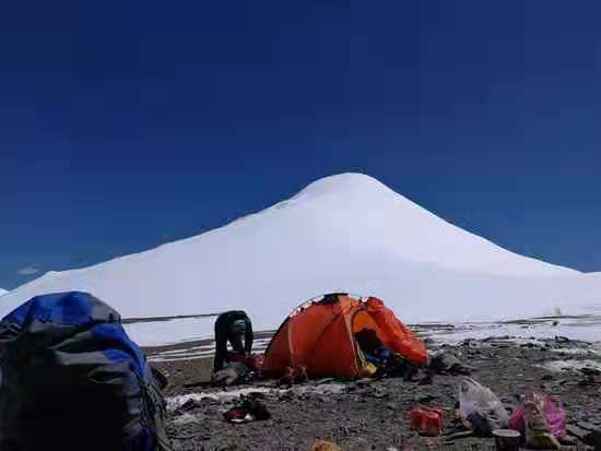 魏巍昆侖玉珠峰8天登山日程